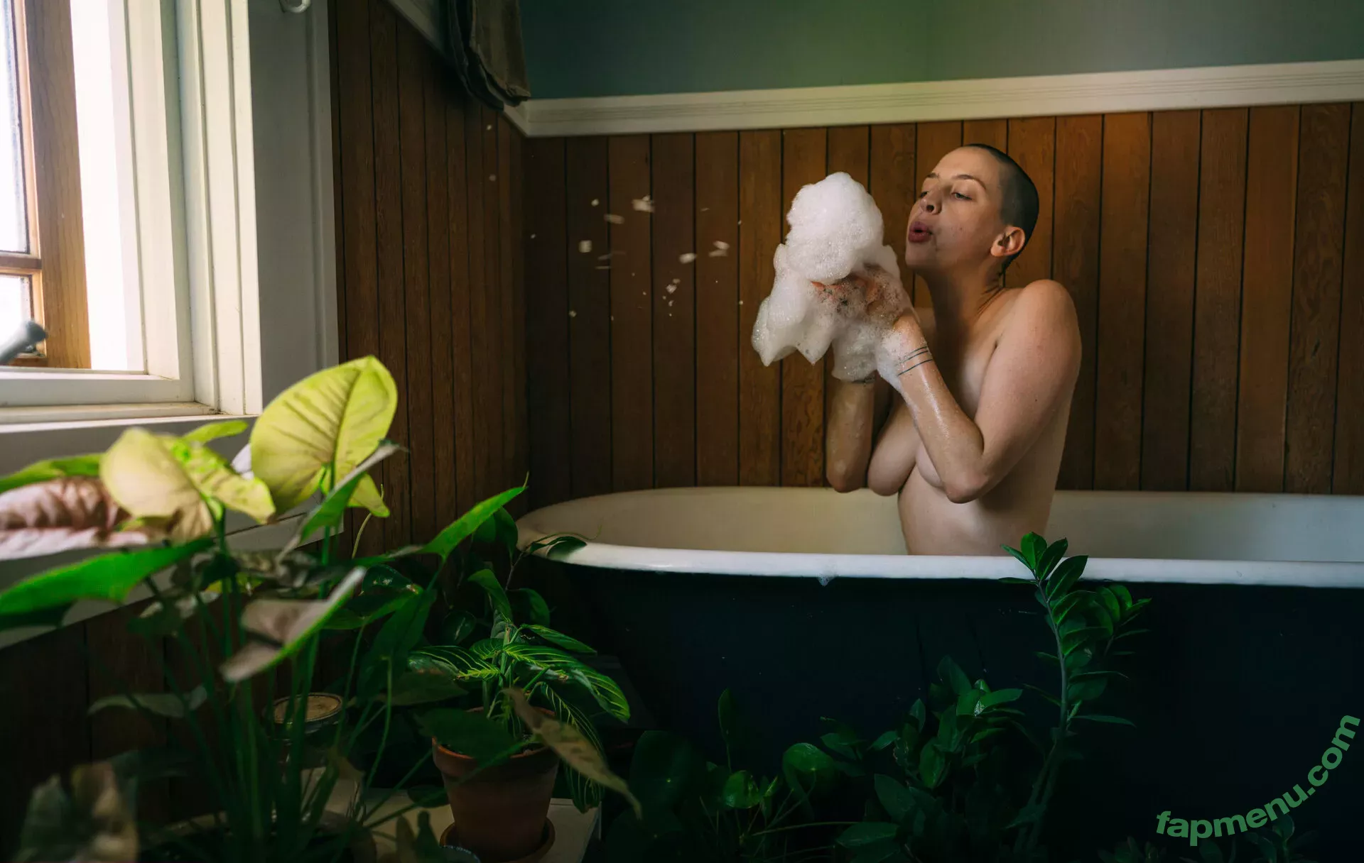 Onekatmalone nude photo #0082 (dfotographer)