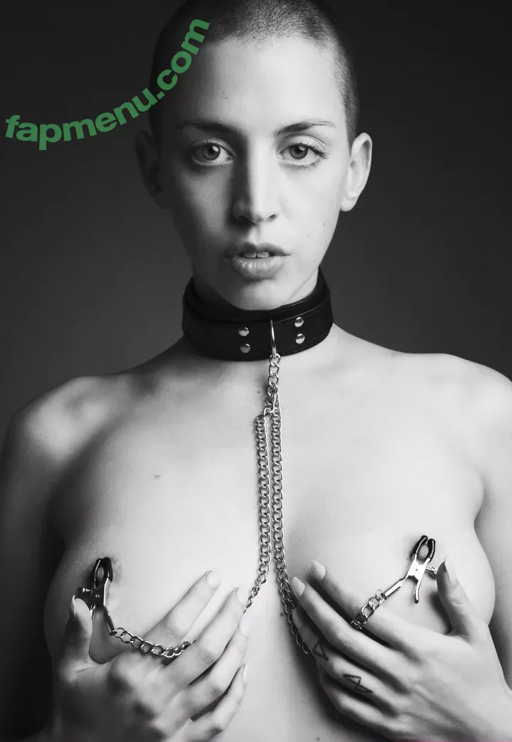 Onekatmalone nude photo #0318 (dfotographer)