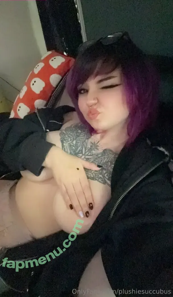 onlineevie nude photo #0460 (onlyevie_ / plushiesuccubus)