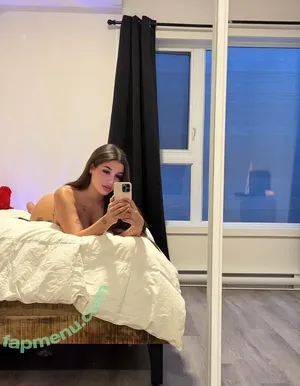 onlyalexiax / alexiarenaudxo nude photo #0023