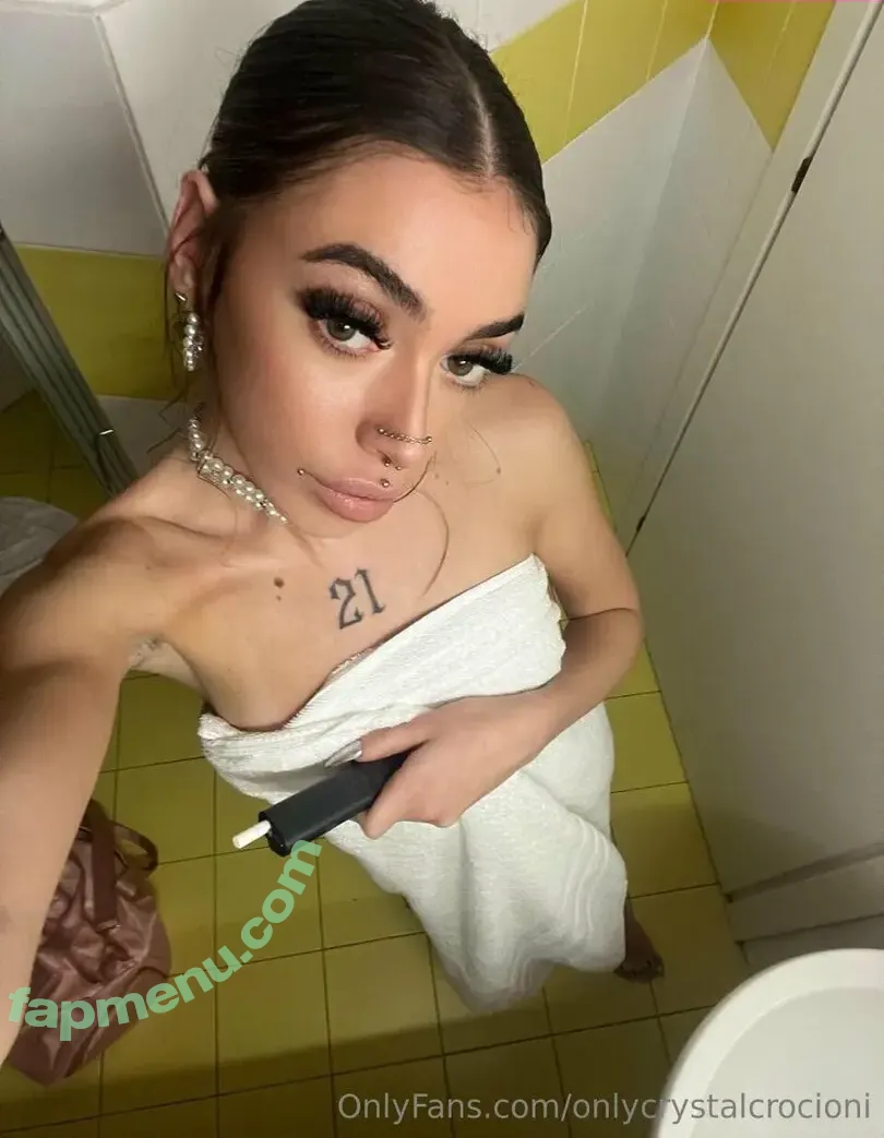 onlycrystalcrocioni nude photo #0020 (onlycrystalcrocioni)