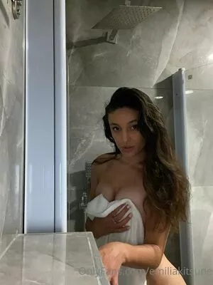 onlyemiliaa / Emilia / emiliakitsuneee / emiliamagnificent nude photo #0070