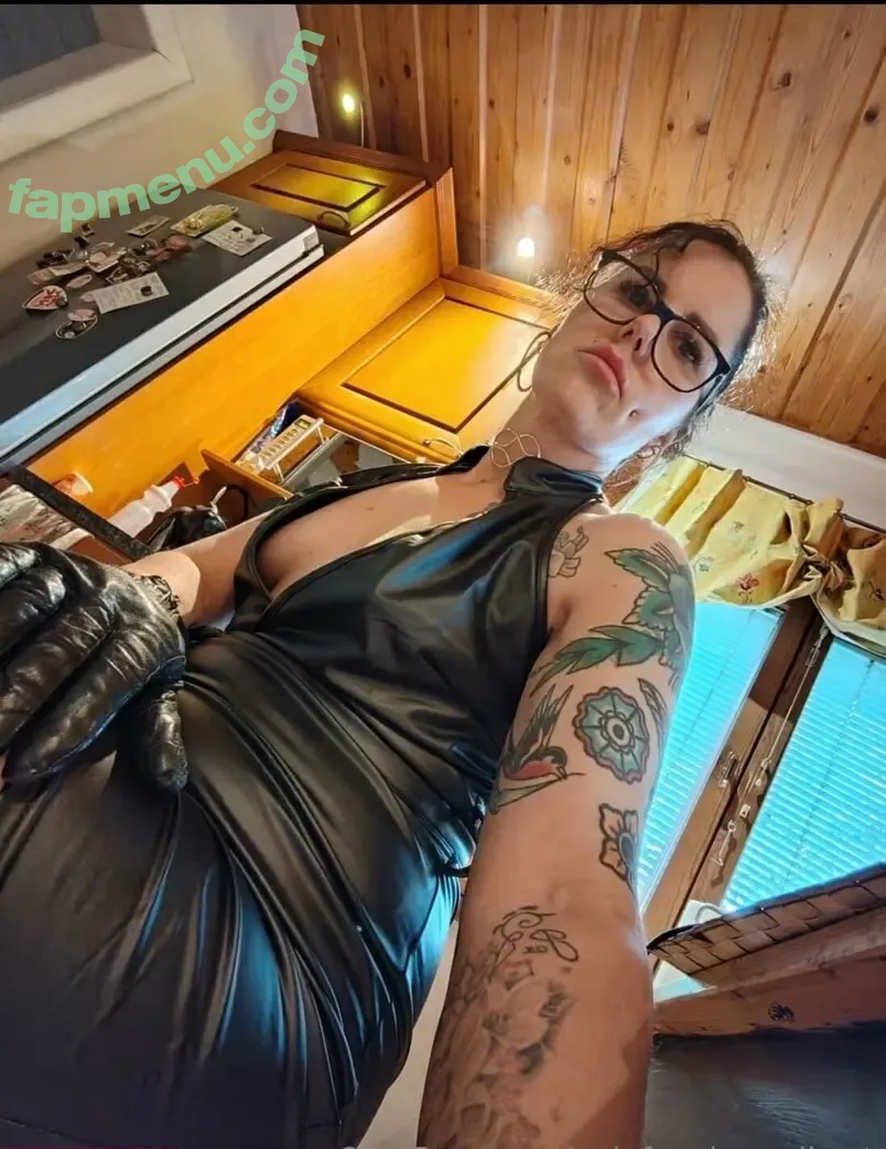 onlyfanskuumikset nude photo #0106 (onlyfanskuumikset)