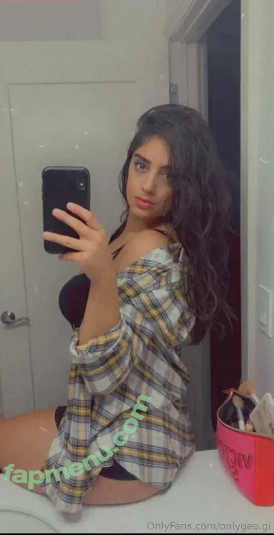 onlygeo.gi nude photo #0008 (onlygeo_)
