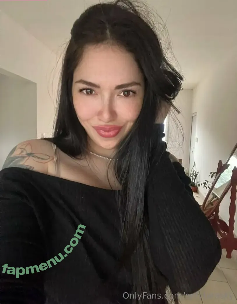 onlylarasky nude photo #0006 (laraasky_)
