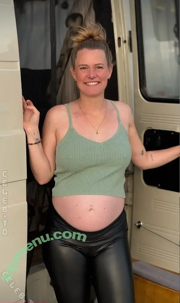 onlyviviofficial nude photo #0064 (onlyviviofficial)