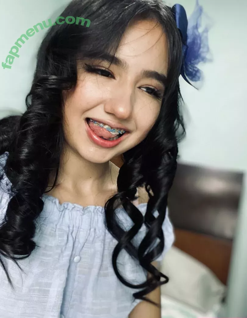 ooficialanie nude photo #0042 (_amberdenisee)