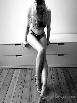 oog2000 / onlybabygirl2000 nude photo #0038
