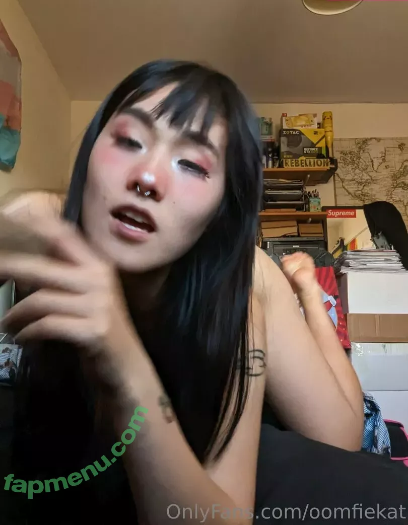 oomfiekat nude photo #0041 (oomfiekat)