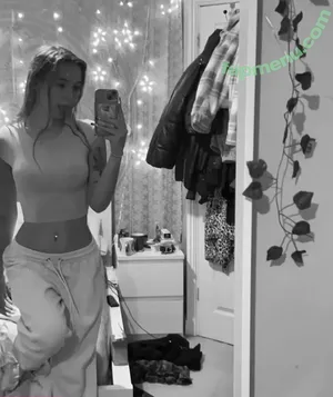  nude photo #0004
