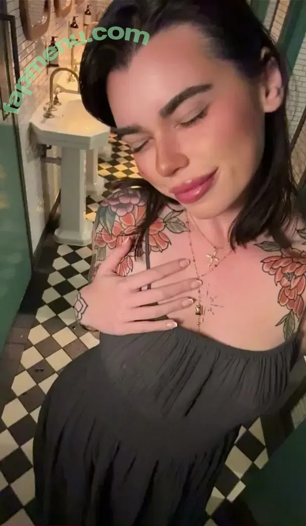 Ophelia Boxley nude photo #0004 (Norwich based / liamiasophia)