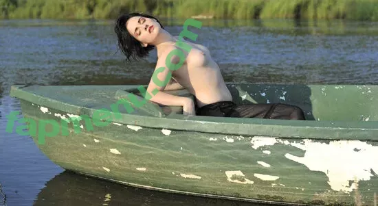 Ophelie Rullier nude photo #0073 (ophelier / ophelierullier)