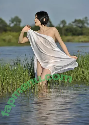 Ophelie Rullier nude photo #0120 (ophelier / ophelierullier)