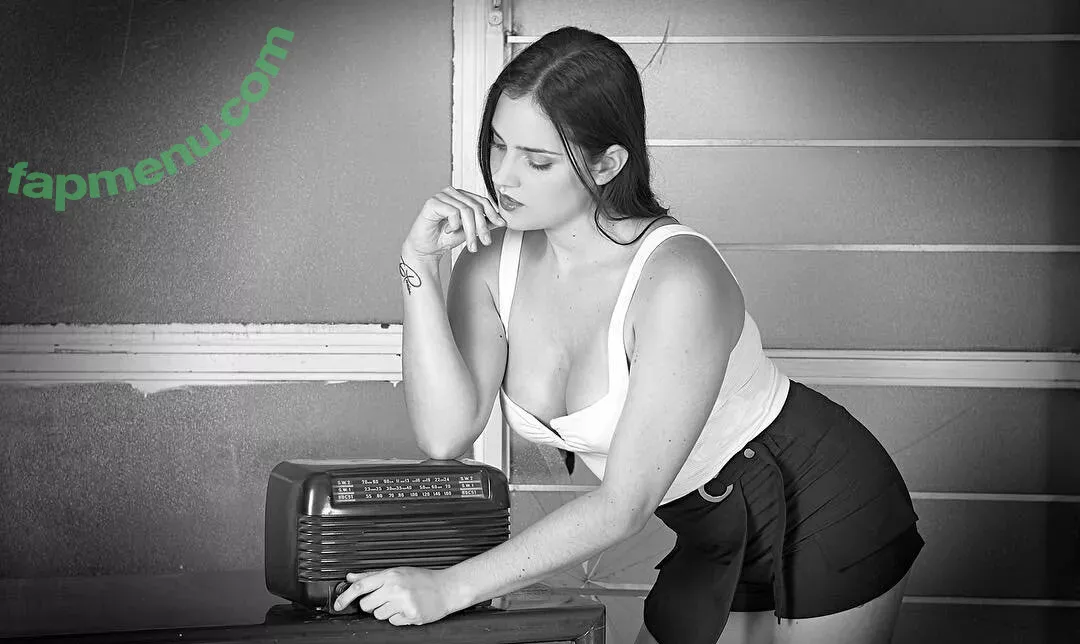 Ophelie Rullier nude photo #0638 (ophelier / ophelierullier)