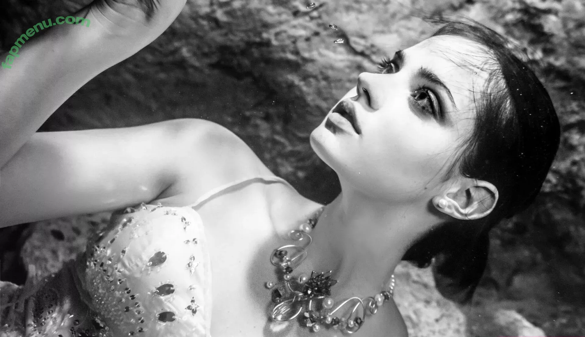 Ophelie Rullier nude photo #0960 (ophelier / ophelierullier)