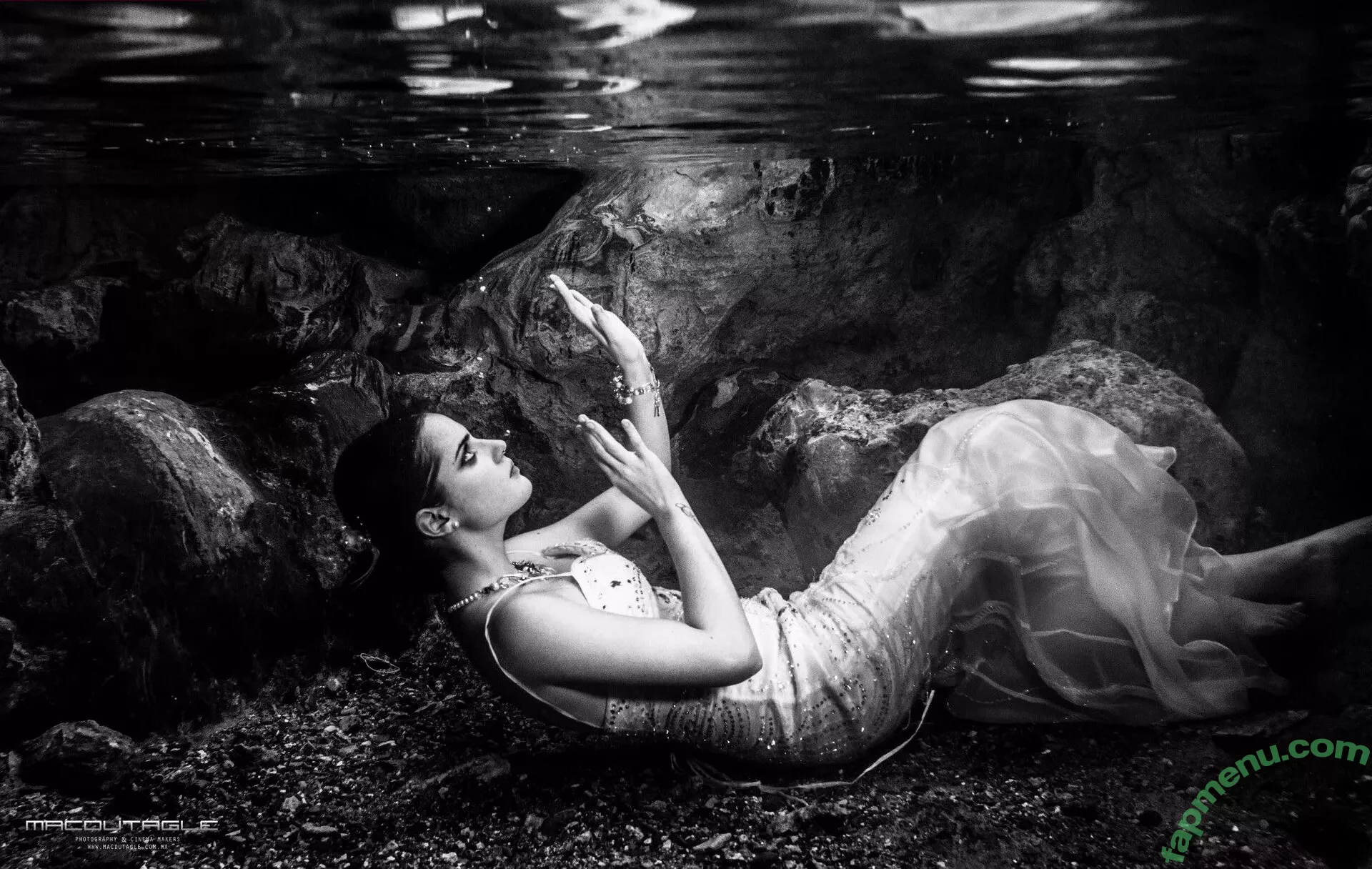 Ophelie Rullier nude photo #0961 (ophelier / ophelierullier)