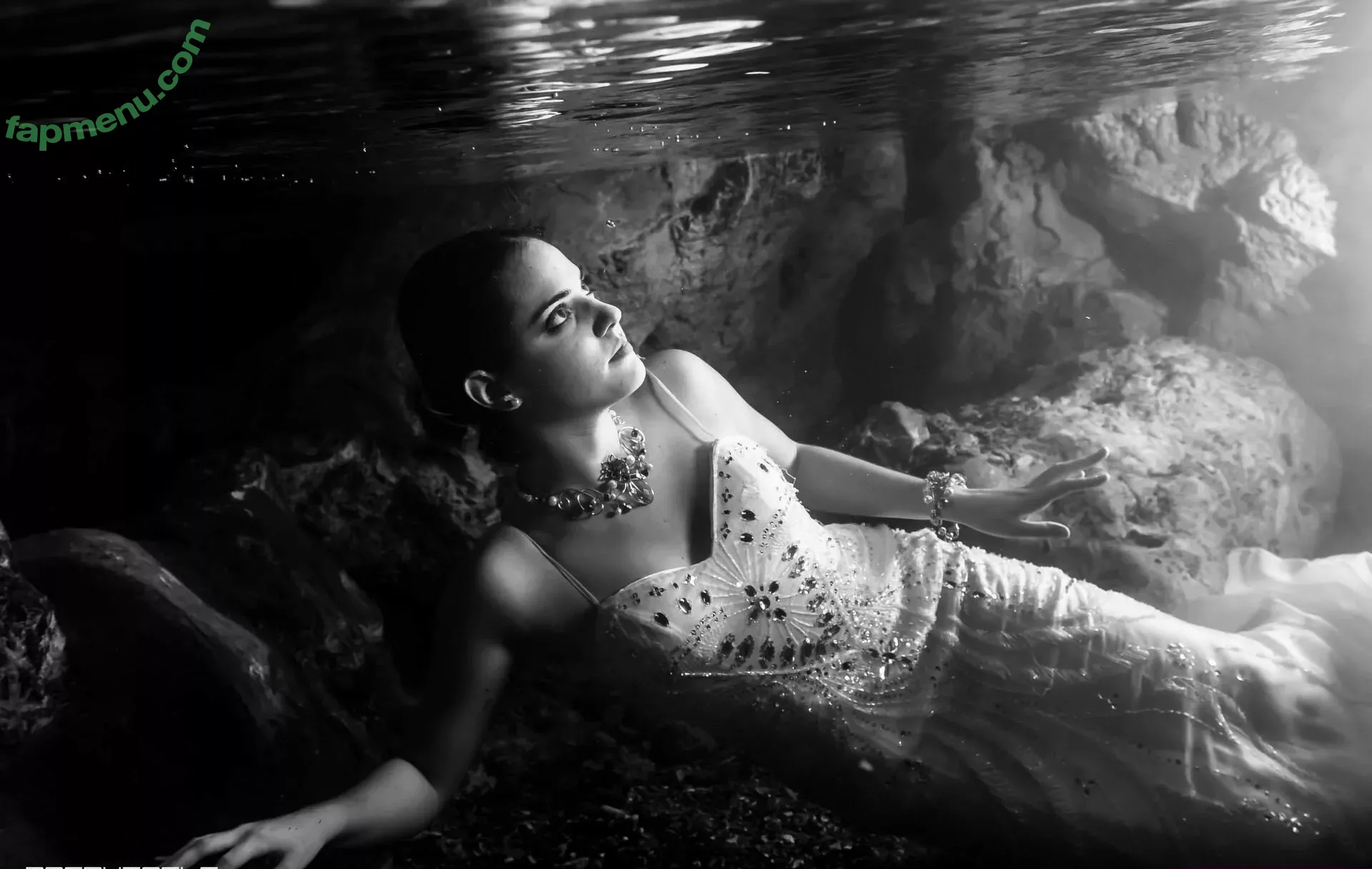 Ophelie Rullier nude photo #0978 (ophelier / ophelierullier)