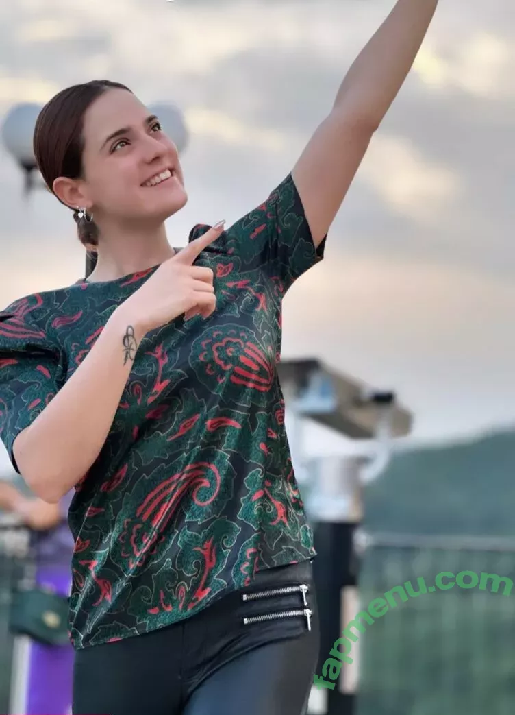 Ophelie Rullier nude photo #1053 (ophelier / ophelierullier)