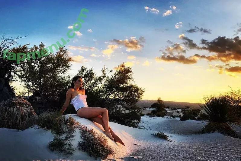 Ophelie Rullier nude photo #1090 (ophelier / ophelierullier)