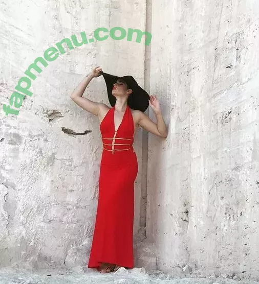 Ophelie Rullier nude photo #1092 (ophelier / ophelierullier)