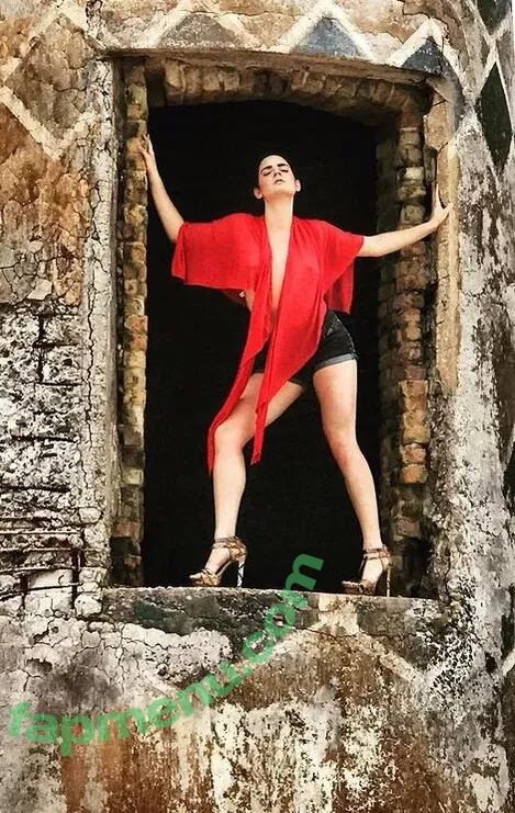 Ophelie Rullier nude photo #1108 (ophelier / ophelierullier)