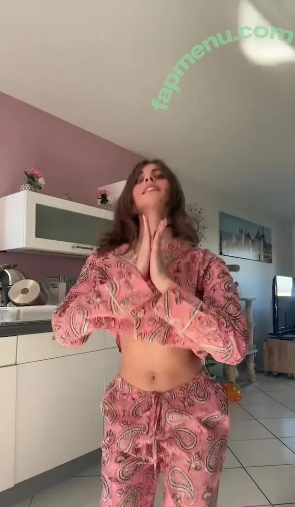 Ophenya nude photo #0096 (Ophenyaofficiel / ophenya_)