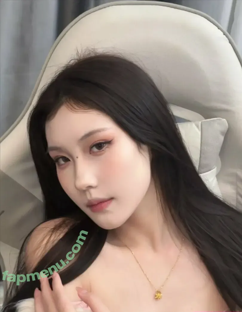 胆胆 Or DanDan nude photo #0002 (Ahegao Chinese Footjob JOI Girl / reel)