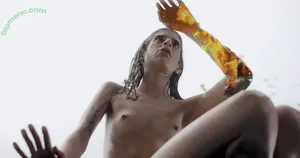  nude photo #0002