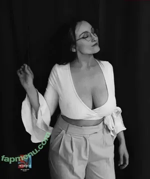 Oryvllmiee nude photo #0002