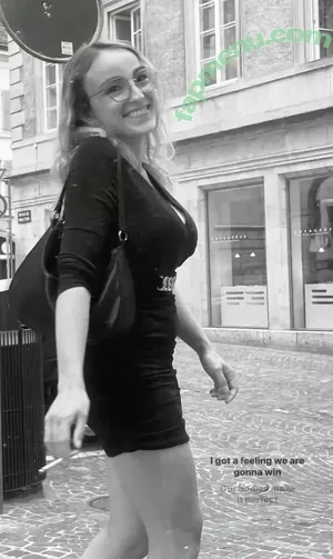 Oryvllmiee nude photo #0010