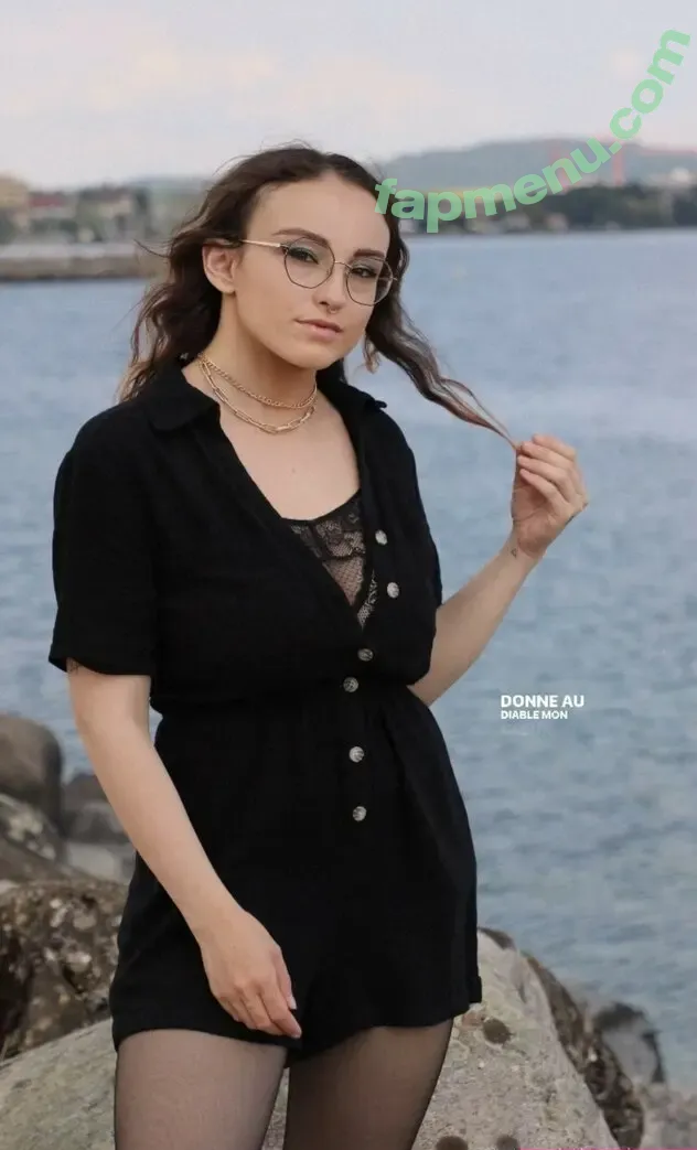 Oryvllmiee nude photo #0005 (Oryvllmiee)