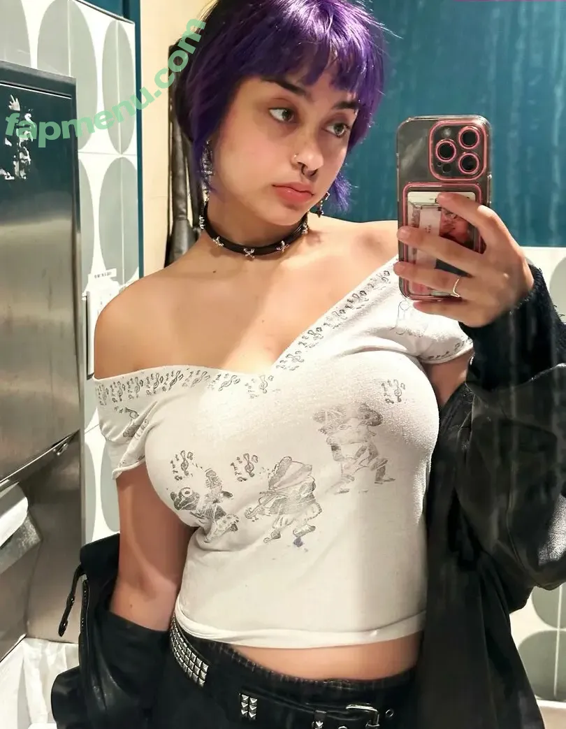 Osie nude photo #0002 (osiefish / osiekaplan)