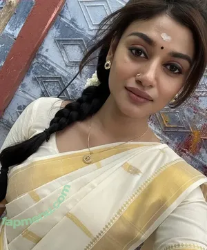 Oviya Helen / happyovi nude photo #0003