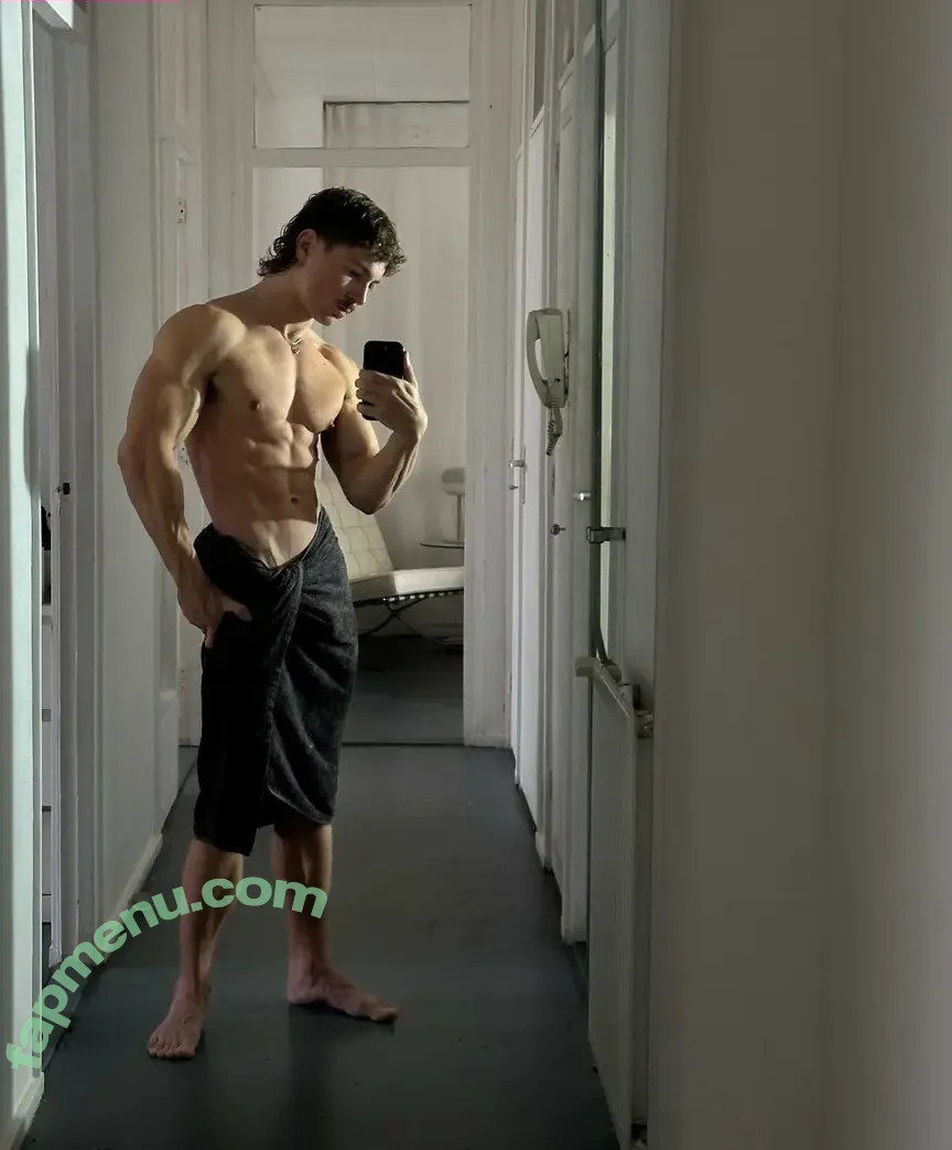 owenvanderwest nude photo #0015 (owenvanderwest)