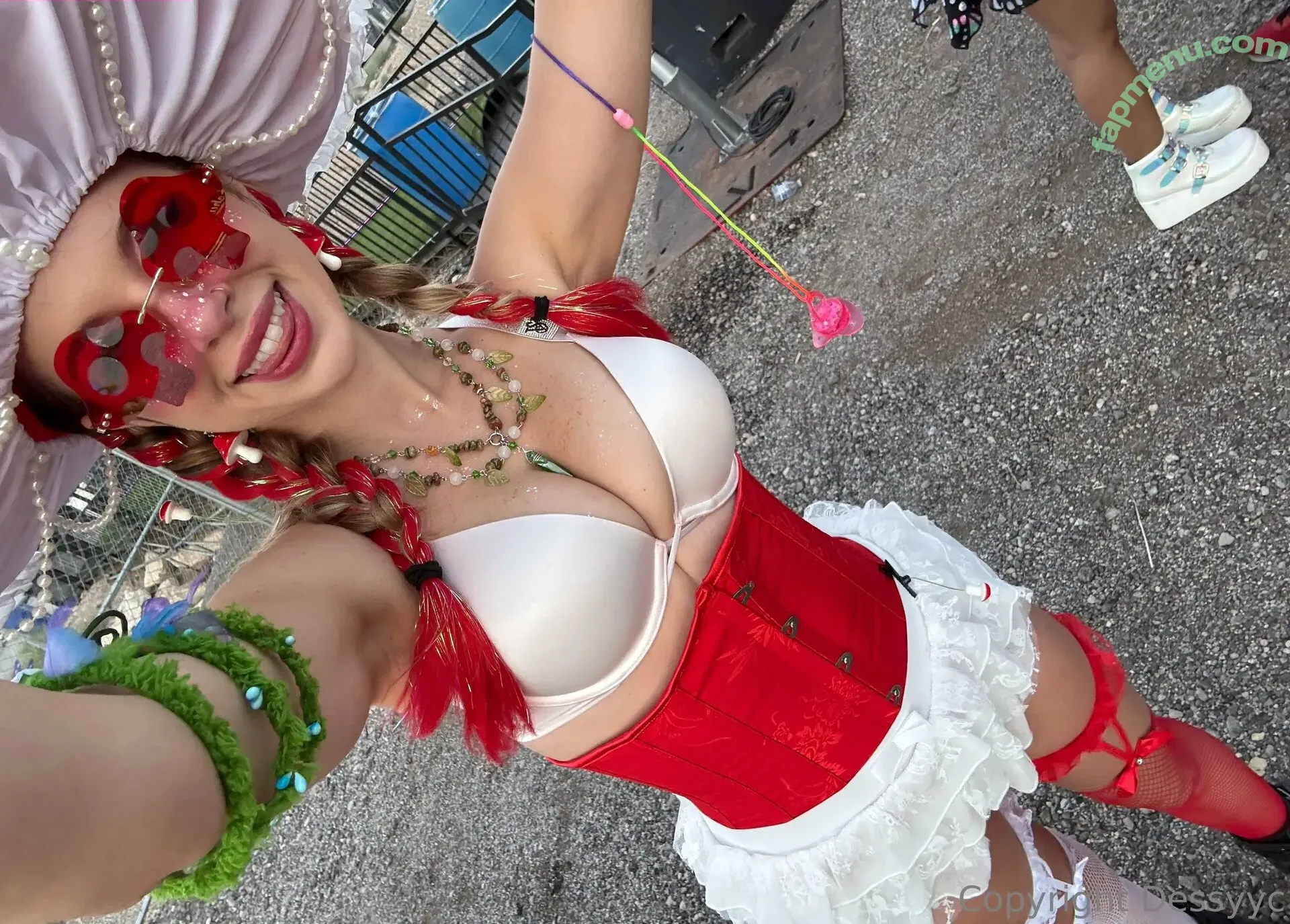 oxdessyxo nude photo #0003 (oxdessyxo)