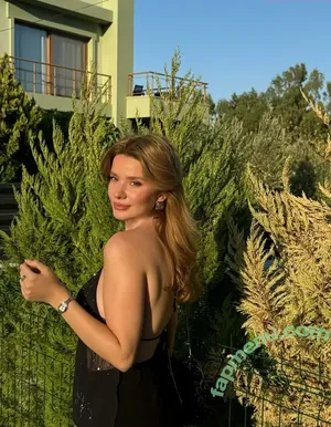 Oya Osmanağaoğlu / oyaosmanagaoglu nude photo #0019