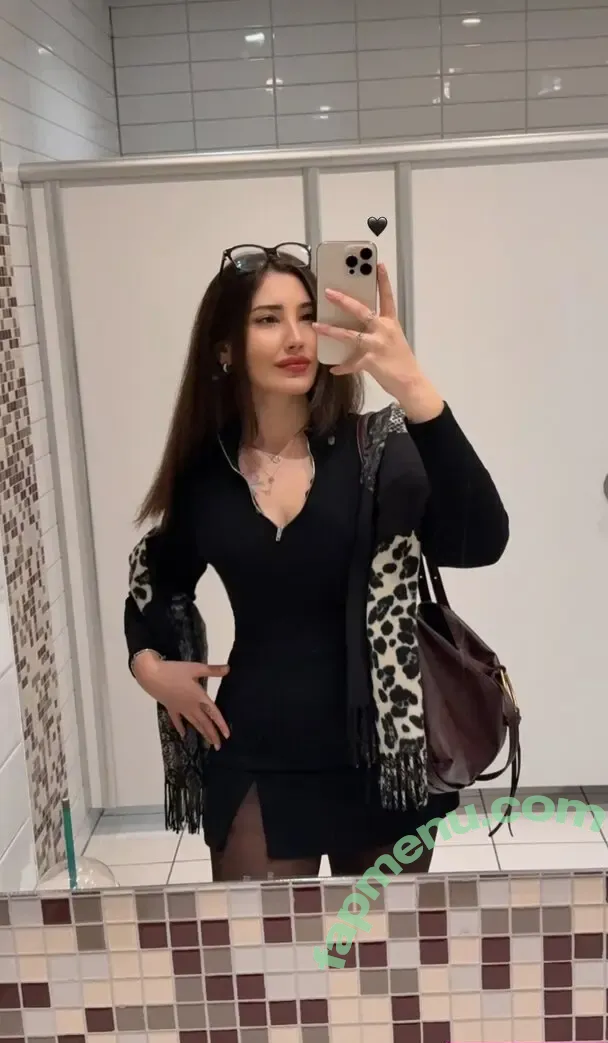 Özge Azunyan nude photo #0050 (ozgis)