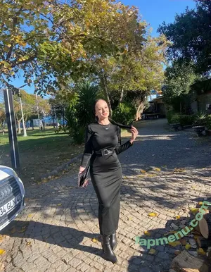 ozlemylzz / ozlemylzz34 nude photo #0069