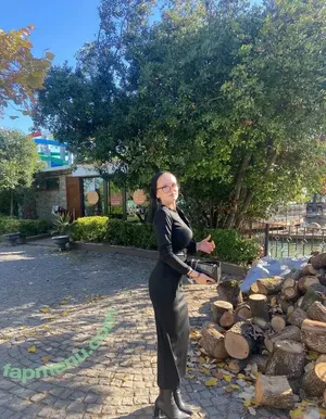 ozlemylzz / ozlemylzz34 nude photo #0073