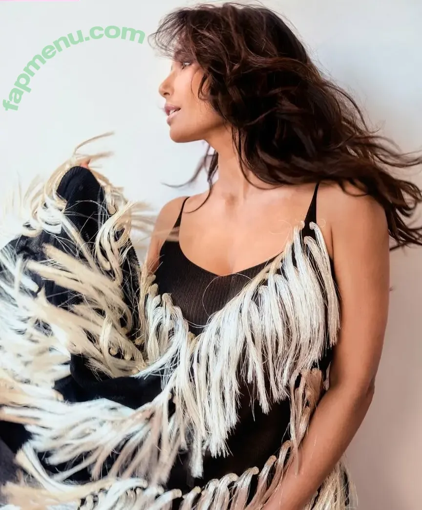 Padma Lakshmi nude photo #0520 (PadmaLakshmi)