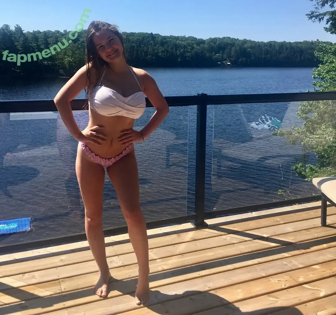 Paige F nude photo #0069 (paigecfnyc / spoilgoddesspaige)