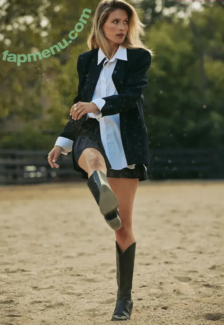 Paige Harper nude photo #0048 (paigeharper)