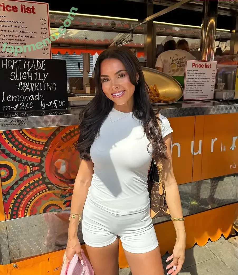 Paige Thorne nude photo #0173 (bellathorne / paigethornex)