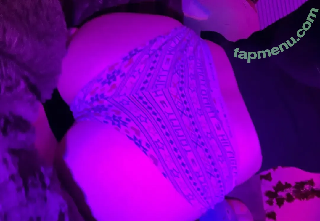 paigeishere18 nude photo #0002 (paigebrianna18)