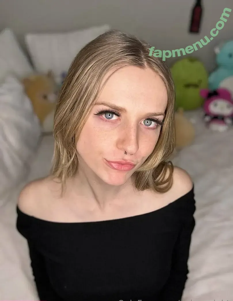 paigewright nude photo #0046 (paigewright__)