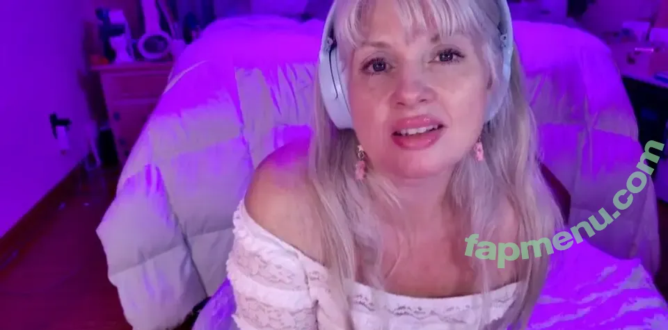 Paintedrose nude photo #0092 (Rosie / paintedroselive)