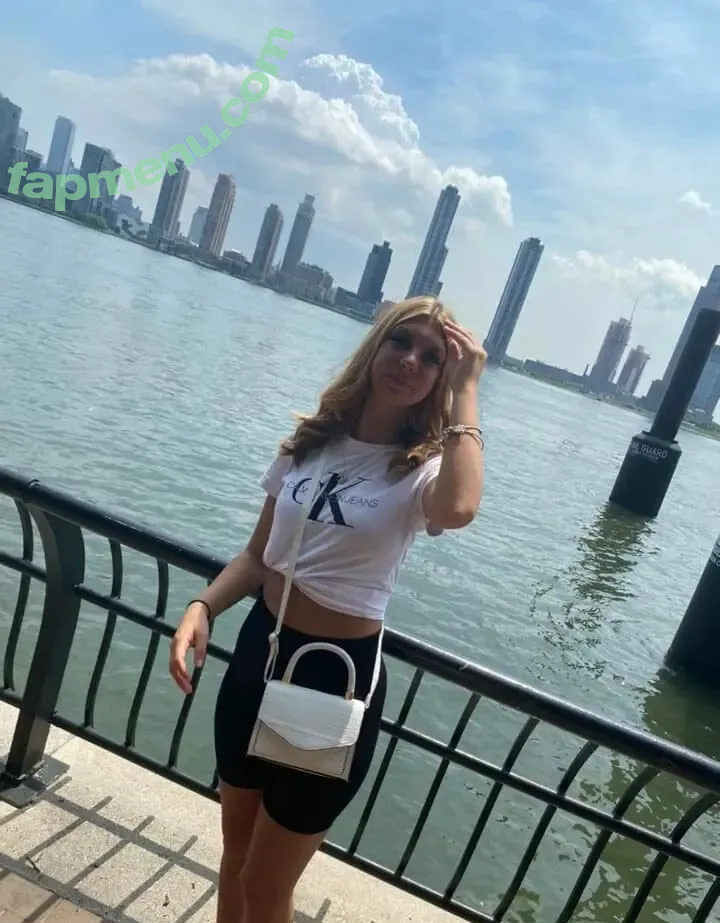 Paisley Duggan nude photo #0011 (paisleydugganxx / pocketpaisley)