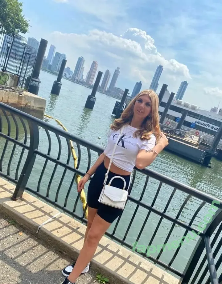 Paisley Duggan nude photo #0012 (paisleydugganxx / pocketpaisley)