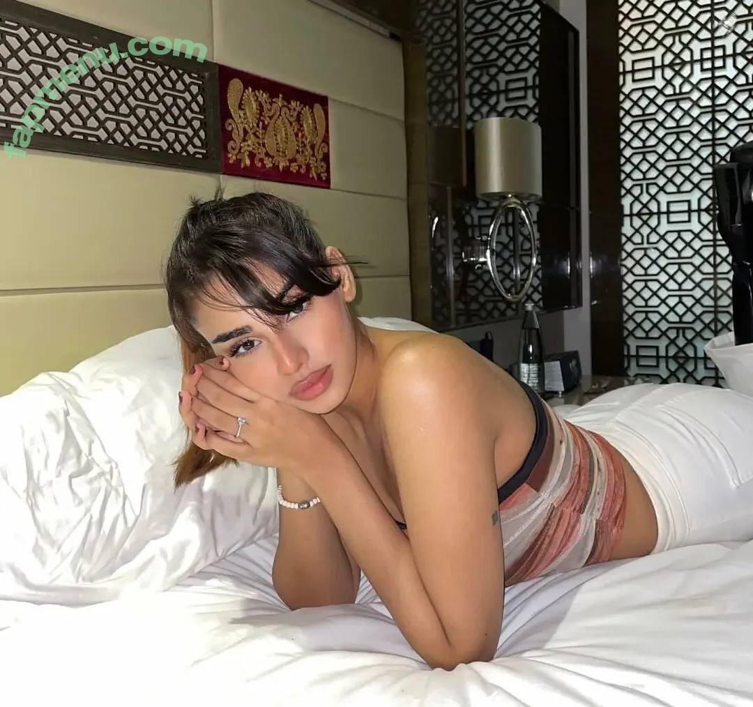 Pakhi Gadh nude photo #0037 (pakhigadh)