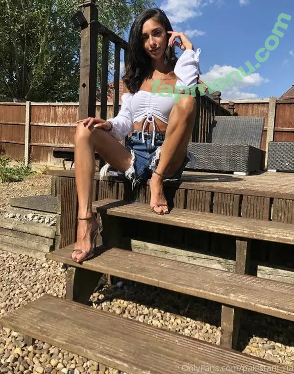 Pakistani Ria nude photo #0069 (Pakistani_Ria / pakistani.ria / ria_officialXxx)